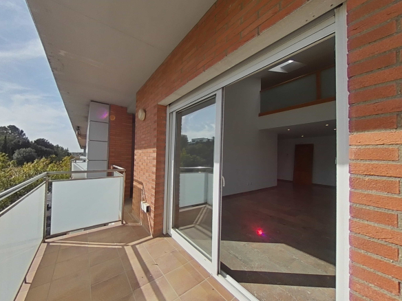 Dúplex en Av/ Lluís Pericot, Girona