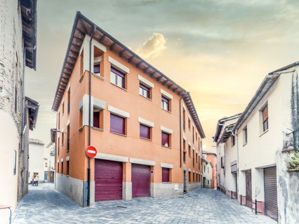 Promoción de viviendas en C/ Verdaguer, Sant Pere de Torelló (Barcelona)