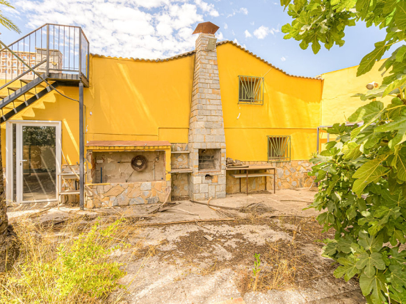 Chalet en Ptda Valverde