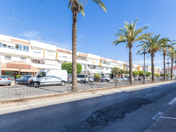 Local en Av Roquetas, Roquetas de Mar (Almería)
