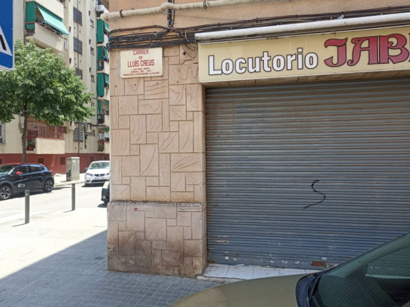 Local comercial en C/ Lluis Creus – Sabadell –