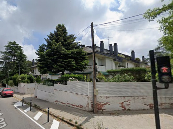 Chalet adosado en C/ Anselmo Clave – Cerdanyola del Vallès – Barcelona