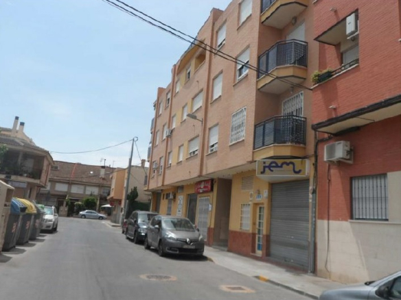 Local comercial en C/ Lucios – Puente Tocinos –