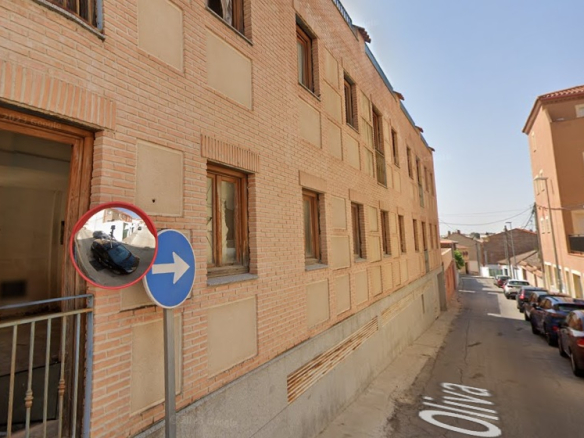 Viviendas en construcción detenida en Recas – Toledo –