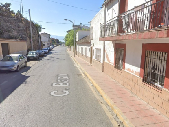 Casa adosada en Pinos Puente – Granada –