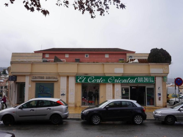 Local comercial en Baena (Córdoba)