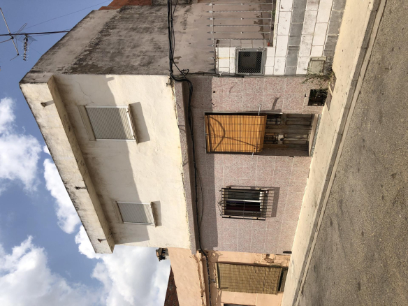 Vivienda en C/ Del U de Maig, Carlet (Valencia)