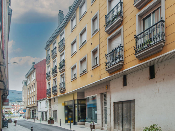 Piso con garaje y trastero en Maria de Pita – O Barco – Ourense