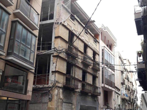 Edificio de viviendas en construcción en Tortosa , Tarragona