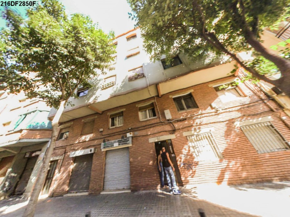 Pisos y Local en C/ Aigues del Llobregat, Hospitalet de Llobregat (Barcelona)