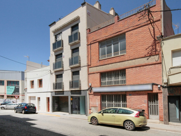Piso y garaje en C/ Almería – Terrassa – Barcelona