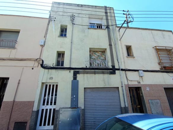 Local comercial en C/ Sant Mateu – Terrassa –