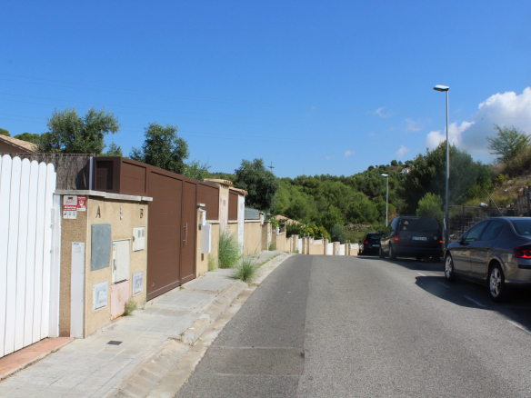 Viviendas en construcción detenida en Calafell – Tarragona –