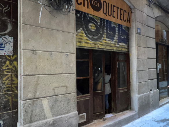 Locales comerciales en C/ Serra – Barcelona –