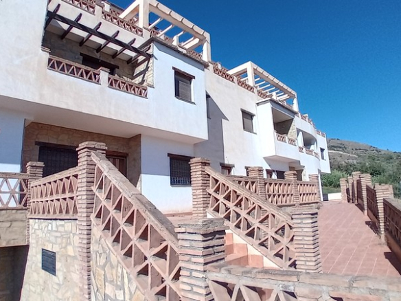Local en C/ Alta – Carataunas – Granada