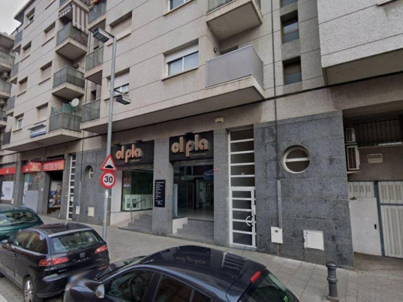 Locales en Av/ Germans Marti, Martorell (Barcelona)