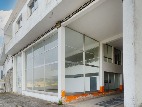 Nave industrial en Outeiro de Rei – Lugo –