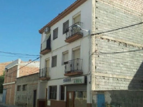 Vivienda en C/ Ciprés, Baza (Granada)