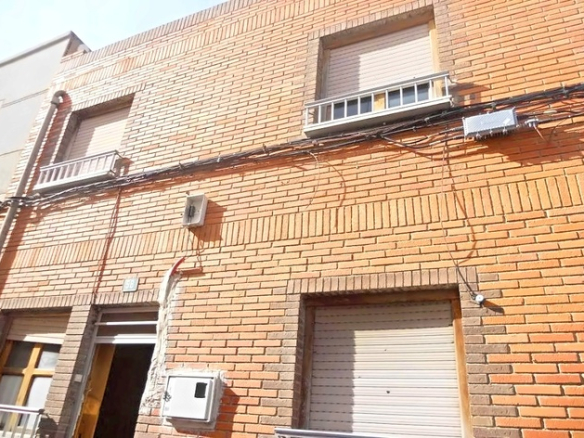 Casa adosada en C/ Castillo – Yecla – Murcia