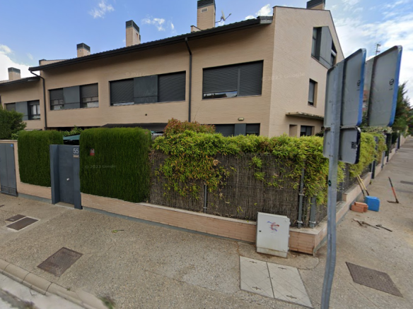 Vivienda unifamiliar en Av De los Tilos, Tudela (Navarra)