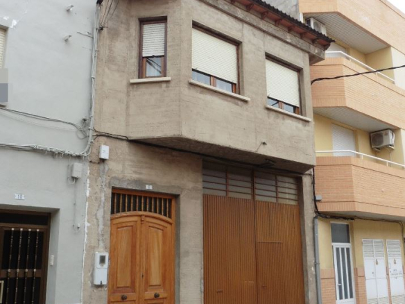 Chalet adosado Roda (La)