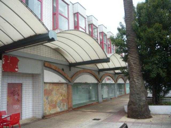 Local en C/ Julio Hauzeur – Torrelavega – Cantabria