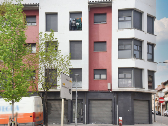 Pisos en Av Puigmal – Manlleu – Barcelona