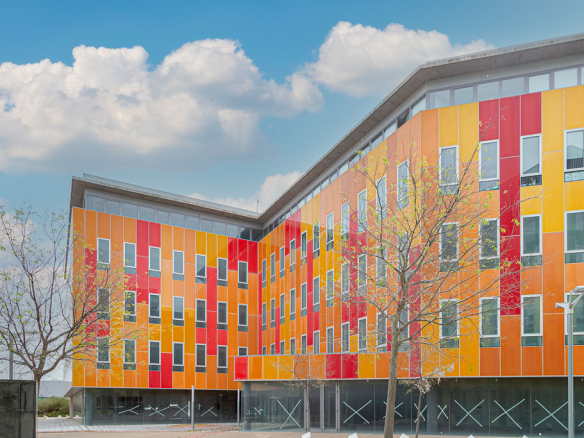 Promoción de oficinas y garajes en C/ Osca, Zaragoza