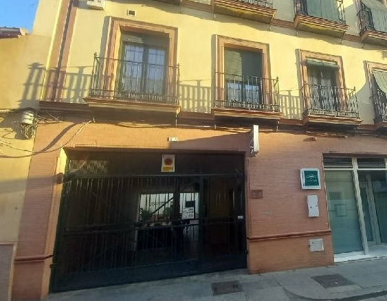 Local en C/ Alcalá y Orti, Alcala de Guadaira (Sevilla)
