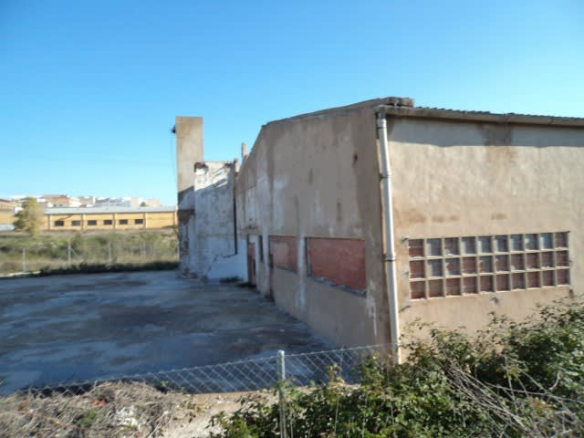 Nave industrial en C/ Partida Barranco del Grau, L´Olleria (Valencia)