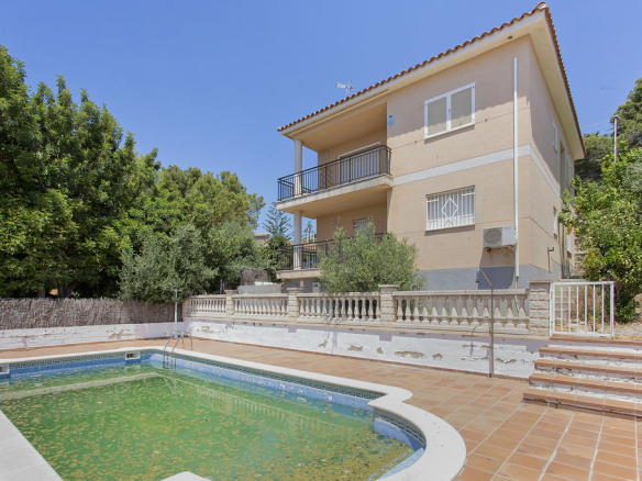 Chalet en C/ Coste del Garraf,  Calafell (Tarragona)