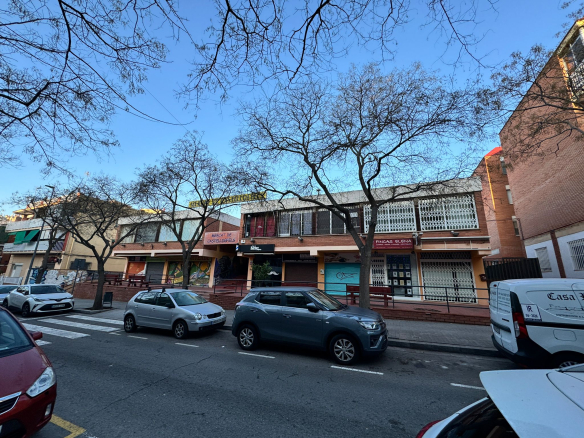 Local comercial en C/ Antonio Machado – Castelldefels – Barcelona