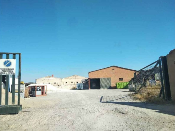 Nave industrial en Cr Madrid, Cervera del Río Alhama (La Rioja)