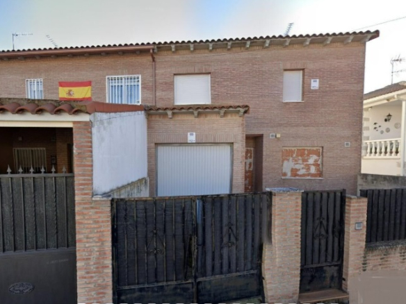 Chalet pareado en C/ Canalejas