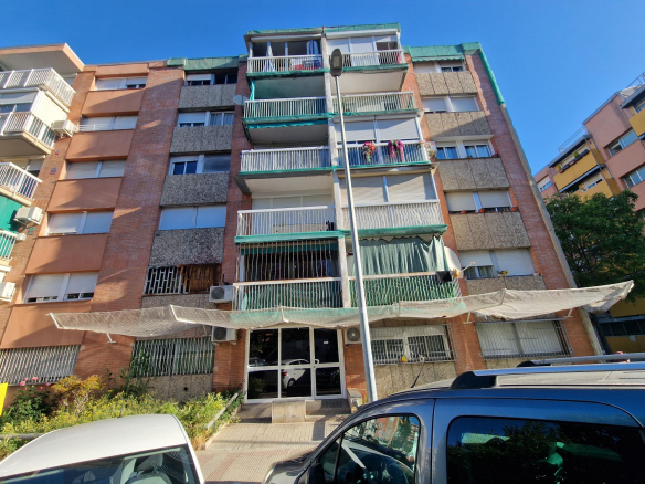 Piso en C/ Ramón d´Abadal, Santa Perpètua de Mogoda (Barcelona)