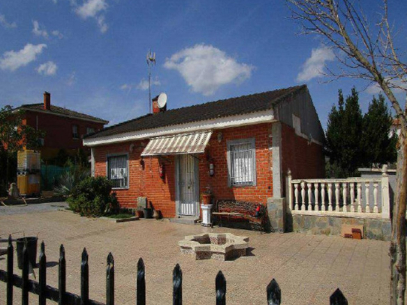 Chalet en C/ La Parra, Méntrida (Toledo)