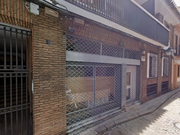 Local en Pl Doblas – Córdoba –