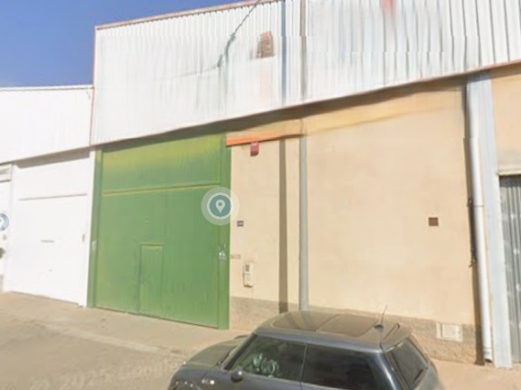 Nave industrial en C/ Sierra Segura, Viator (Almería)