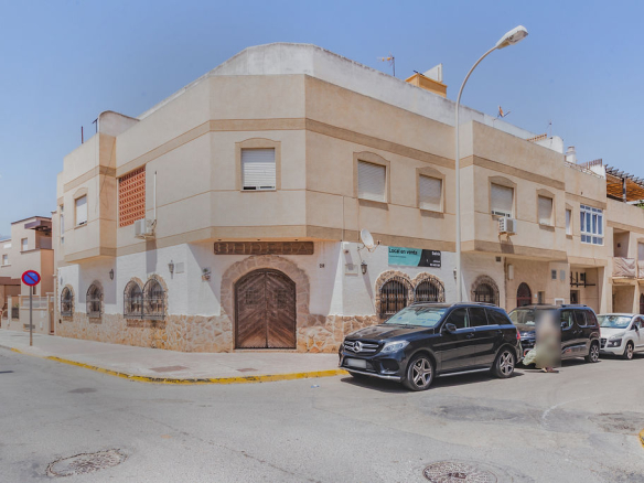 Locales Ejido (El)