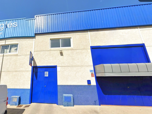 Nave industrial en C/ Arrayan, Sanlúcar de Barrameda (Cádiz)