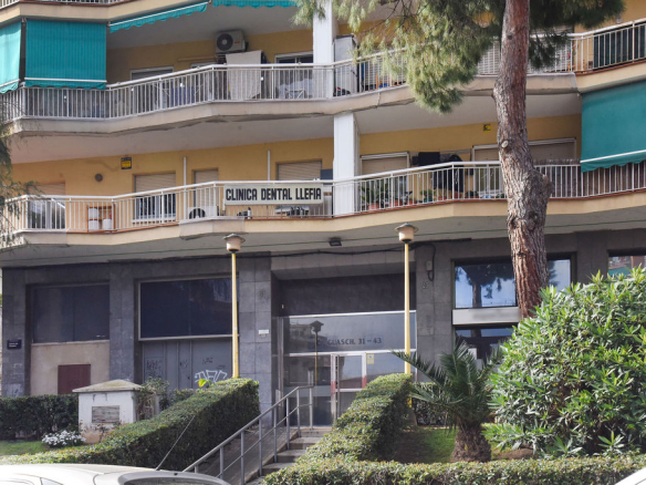 Locales en C/ Sant Salvador – Badalona – Barcelona