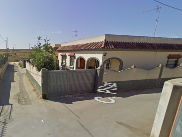 Chalet adosado en C/ Pilas – Sanlúcar de Barrameda – Cádiz