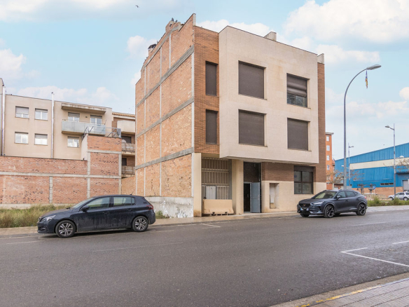 Edificio en construcción en C/ Joan Maragall