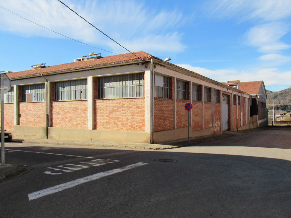 Nave industrial en Olot (Girona)
