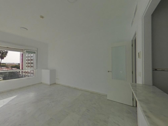 Piso en Av de la Aeronáutica – Sevilla –